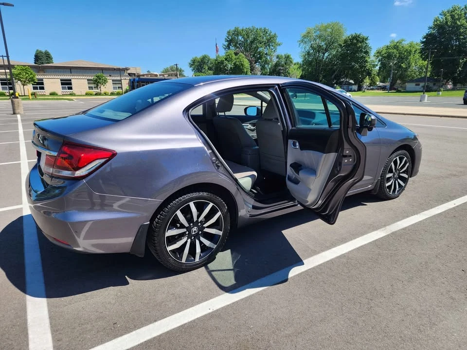 2015 Honda Civic 9th Gen - Image 11 of 19