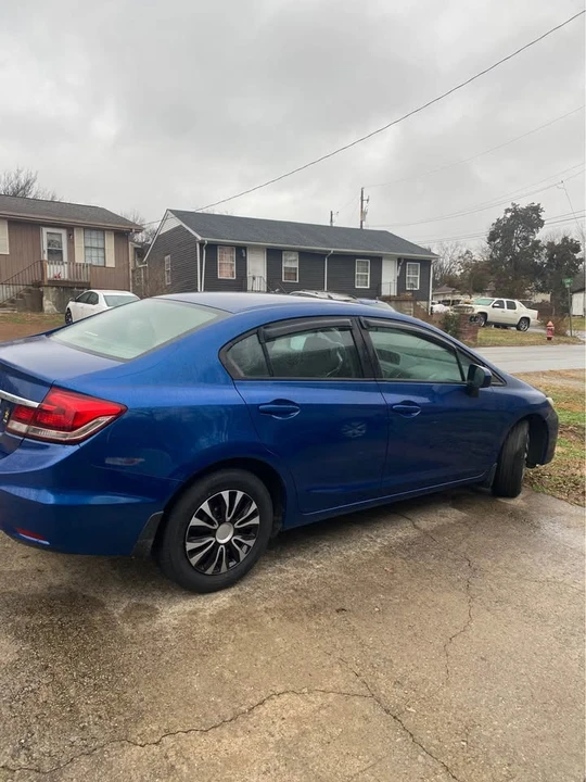 2015 Honda Civic 9th Gen - Image 2 of 4