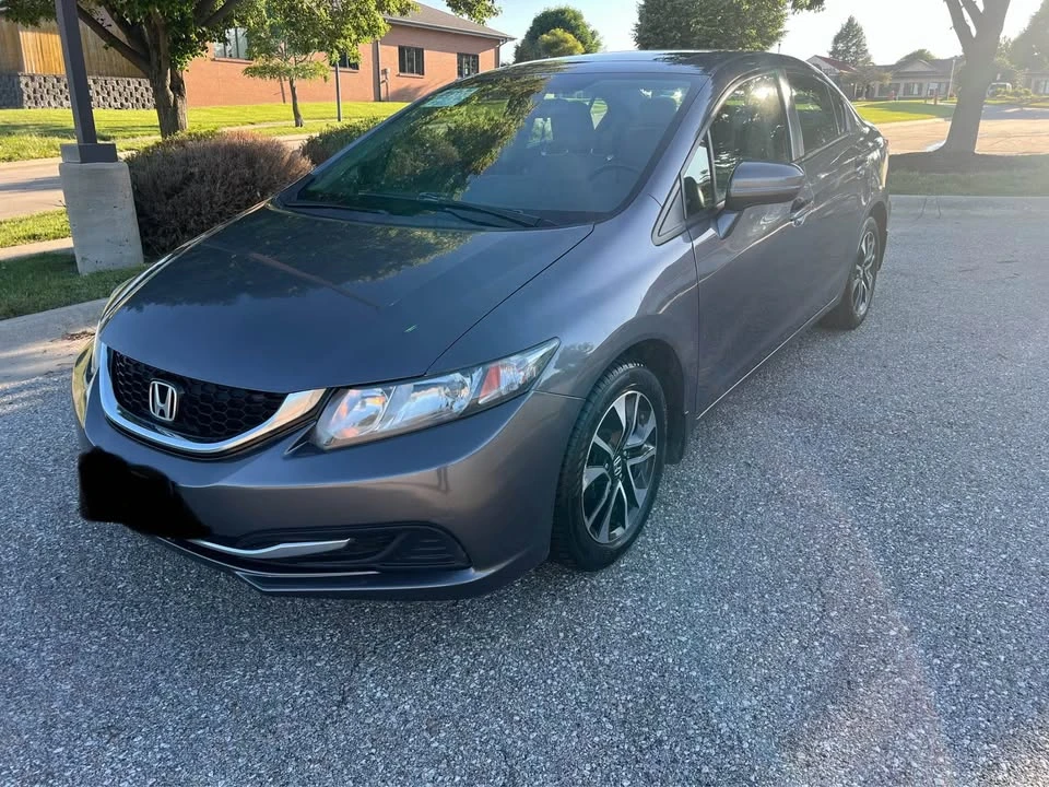 2015 Honda Civic 9th Gen - Image 2 of 12