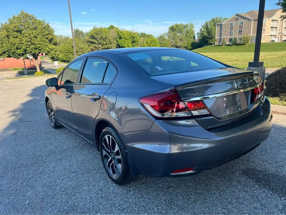 2015 Honda Civic 9th Gen - Image 3 of 12
