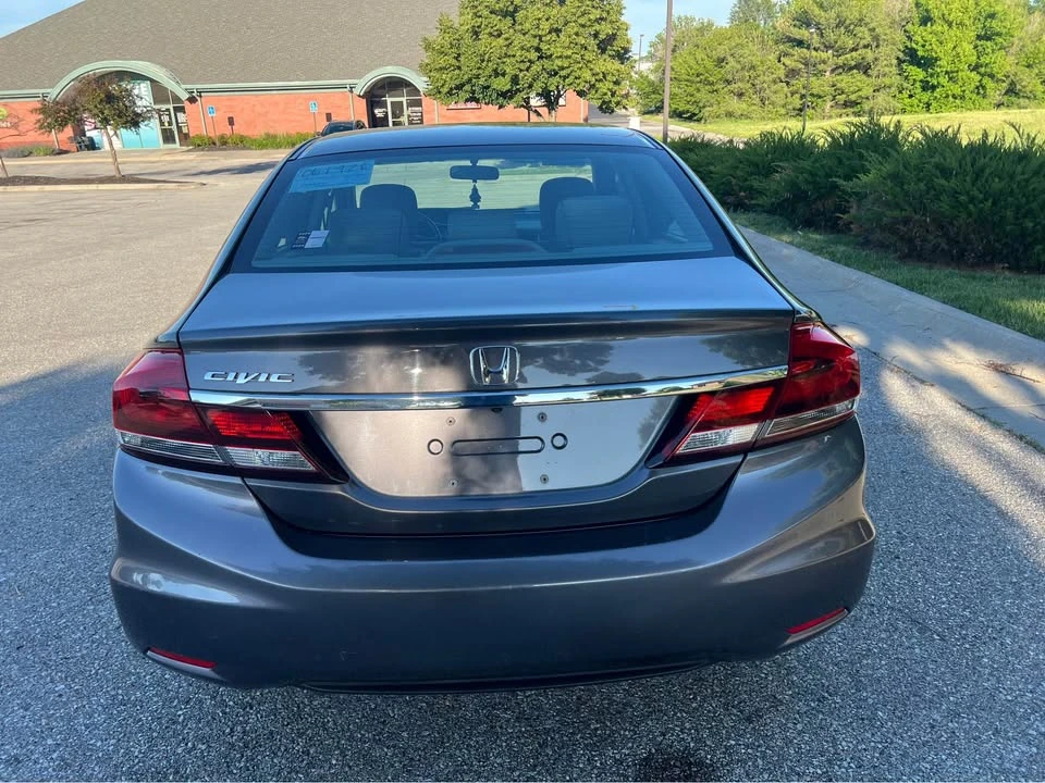 2015 Honda Civic 9th Gen - Image 5 of 12