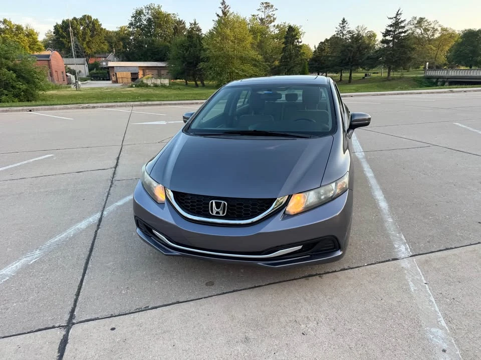 2015 Honda Civic 9th Gen - Image 2 of 9