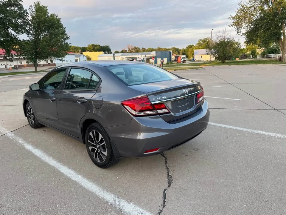 2015 Honda Civic 9th Gen - Image 3 of 9