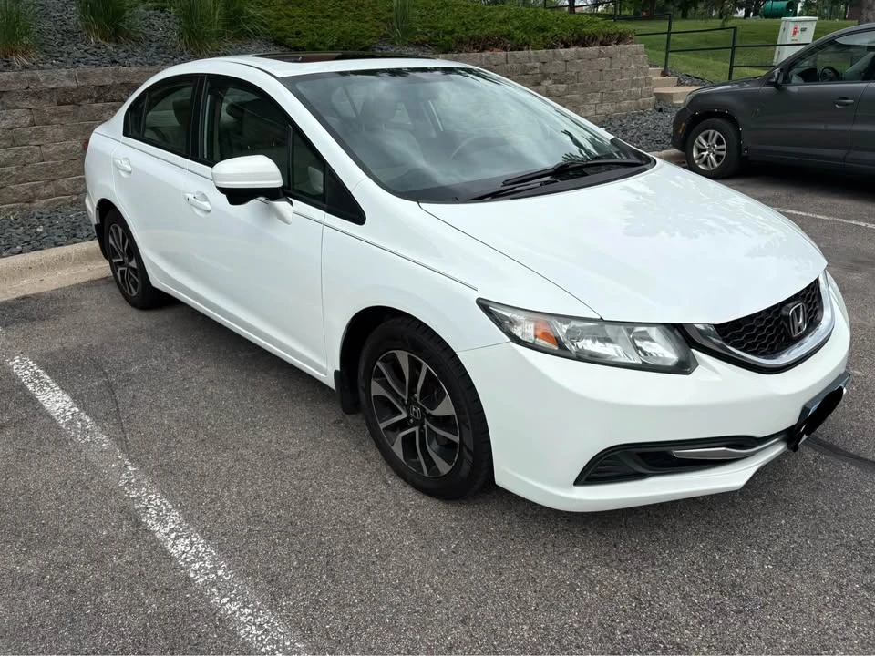 2015 Honda Civic 9th Gen - Image 3 of 17
