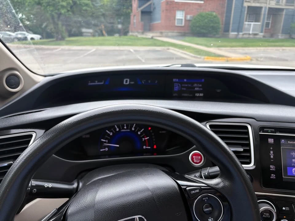 2015 Honda Civic 9th Gen - Image 10 of 17