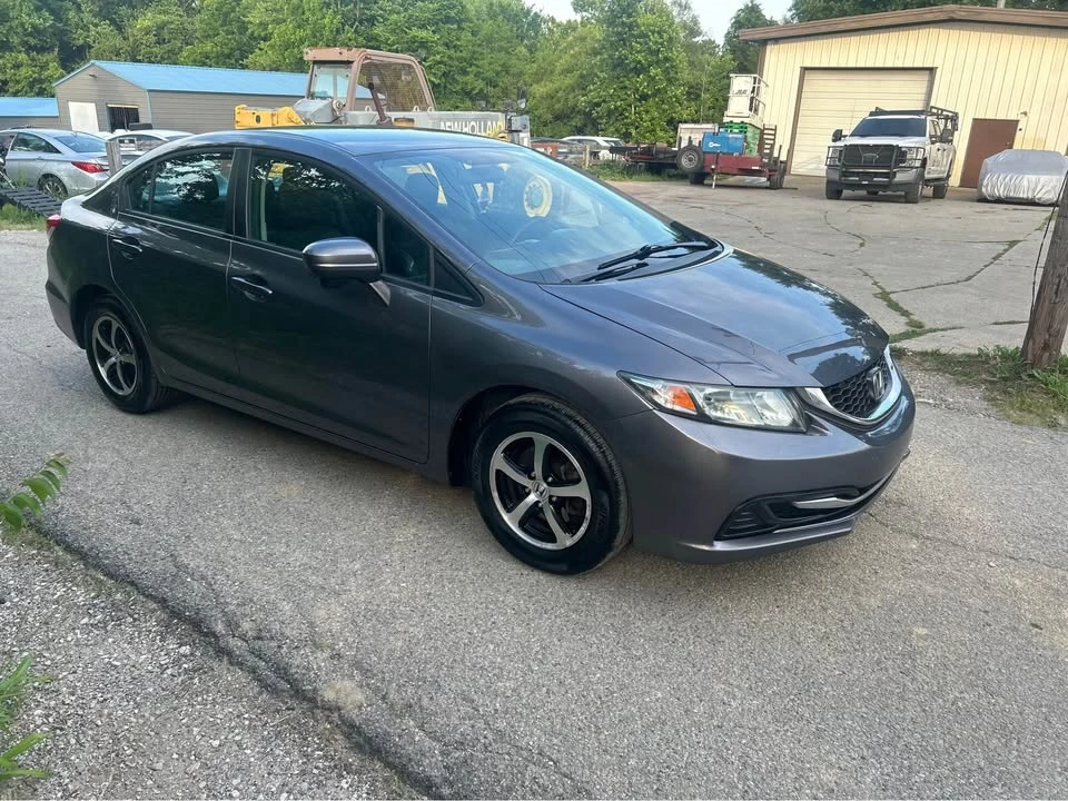 2015 Honda Civic 9th Gen - Image 2 of 4