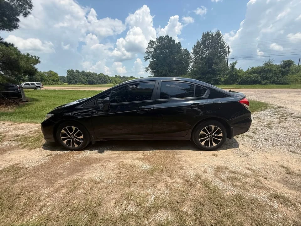 2015 Honda Civic 9th Gen - Image 6 of 10