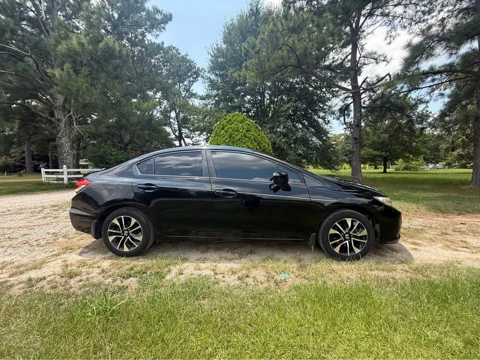 2015 Honda Civic 9th Gen - Image 3 of 10