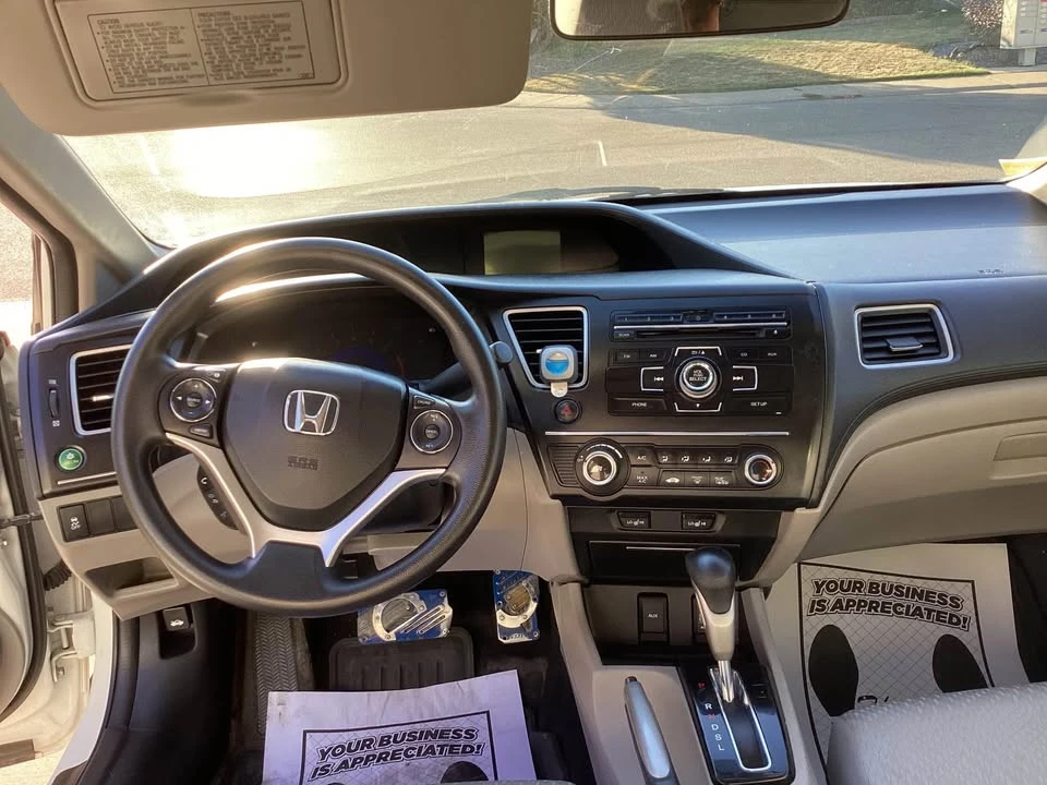 2015 Honda Civic 9th Gen - Image 4 of 8