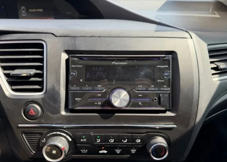 2015 Honda Civic 9th Gen - Image 13 of 17