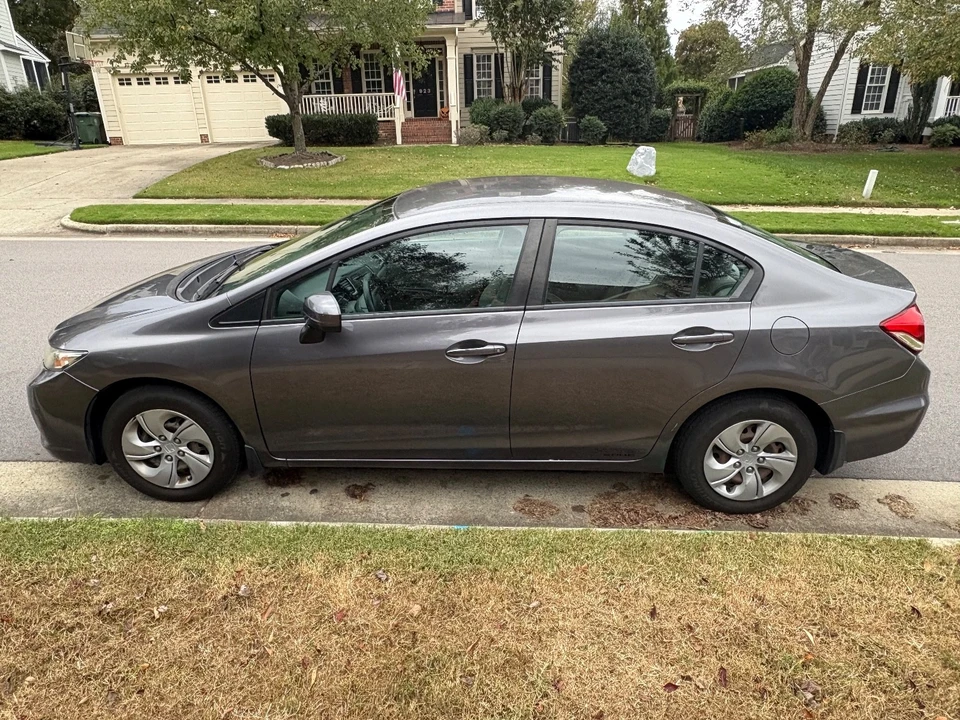 2015 Honda Civic 9th Gen - Image 2 of 14
