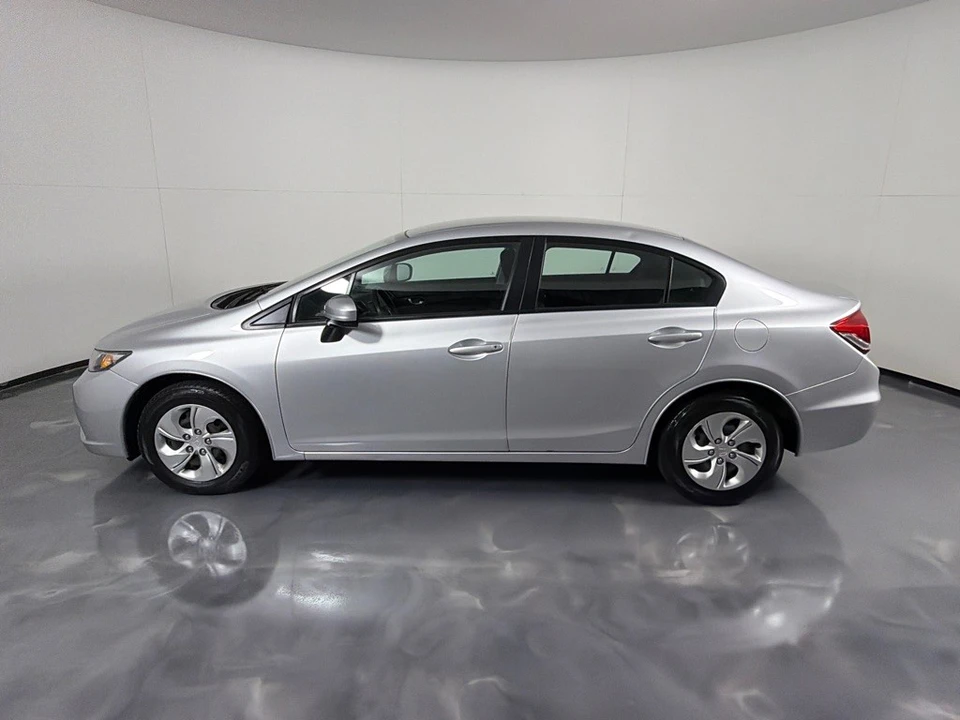 2015 Honda Civic 9th Gen - Image 8 of 24