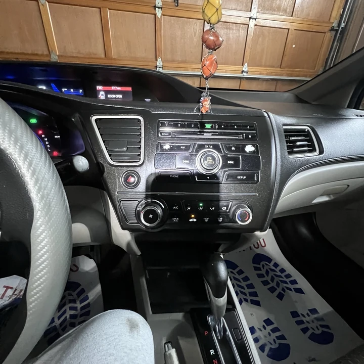2015 Honda Civic 9th Gen - Image 13 of 16