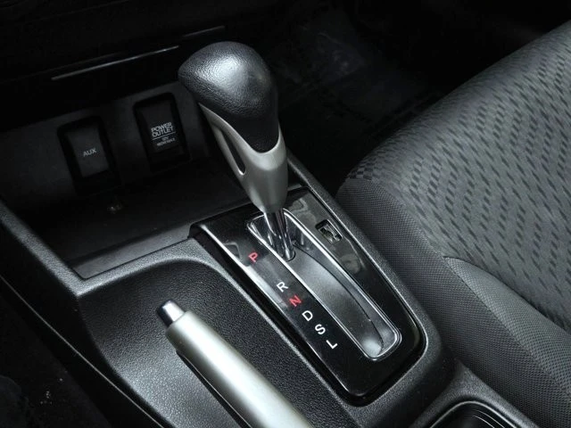2015 Honda Civic 9th Gen - Image 14 of 19
