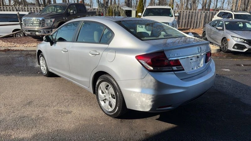 2015 Honda Civic 9th Gen - Image 6 of 12