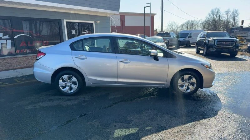 2015 Honda Civic 9th Gen - Image 4 of 12