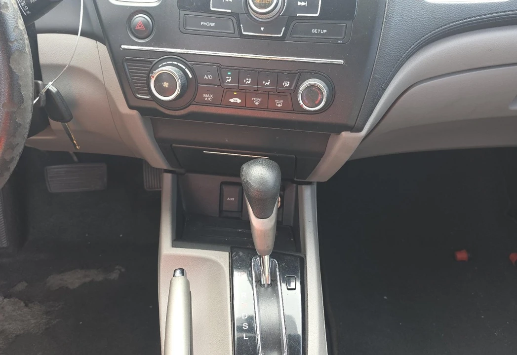 2015 Honda Civic 9th Gen - Image 9 of 12