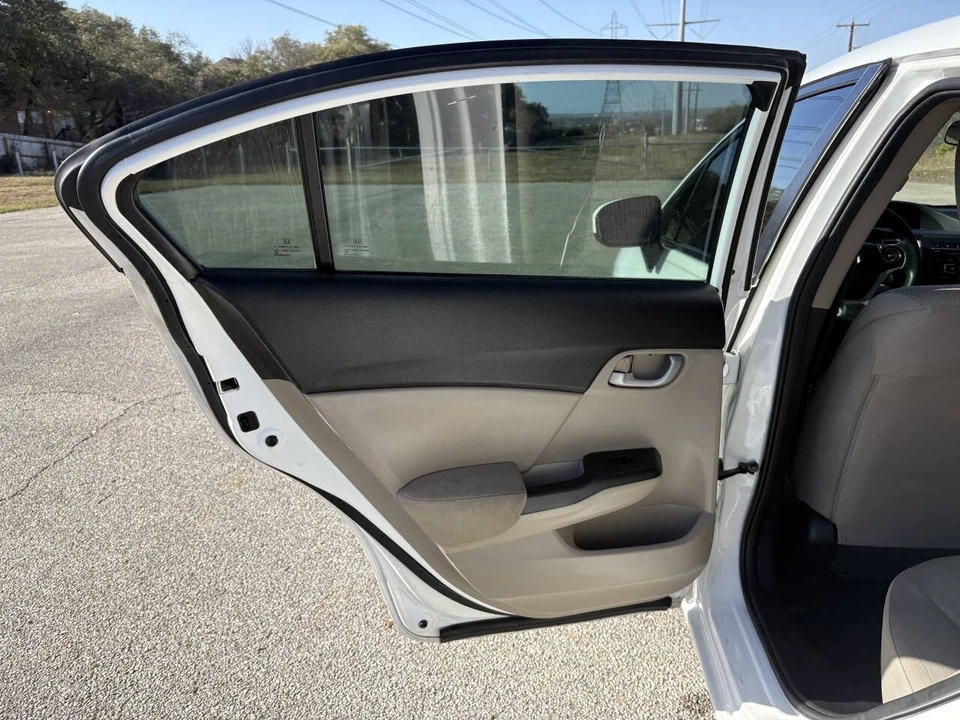 2015 Honda Civic 9th Gen - Image 15 of 21