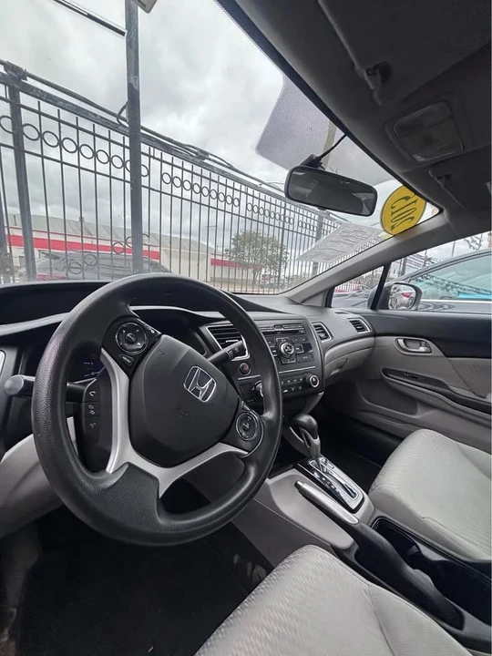 2015 Honda Civic 9th Gen - Image 2 of 5