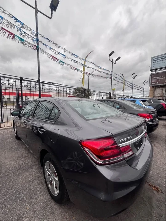 2015 Honda Civic 9th Gen - Image 4 of 5