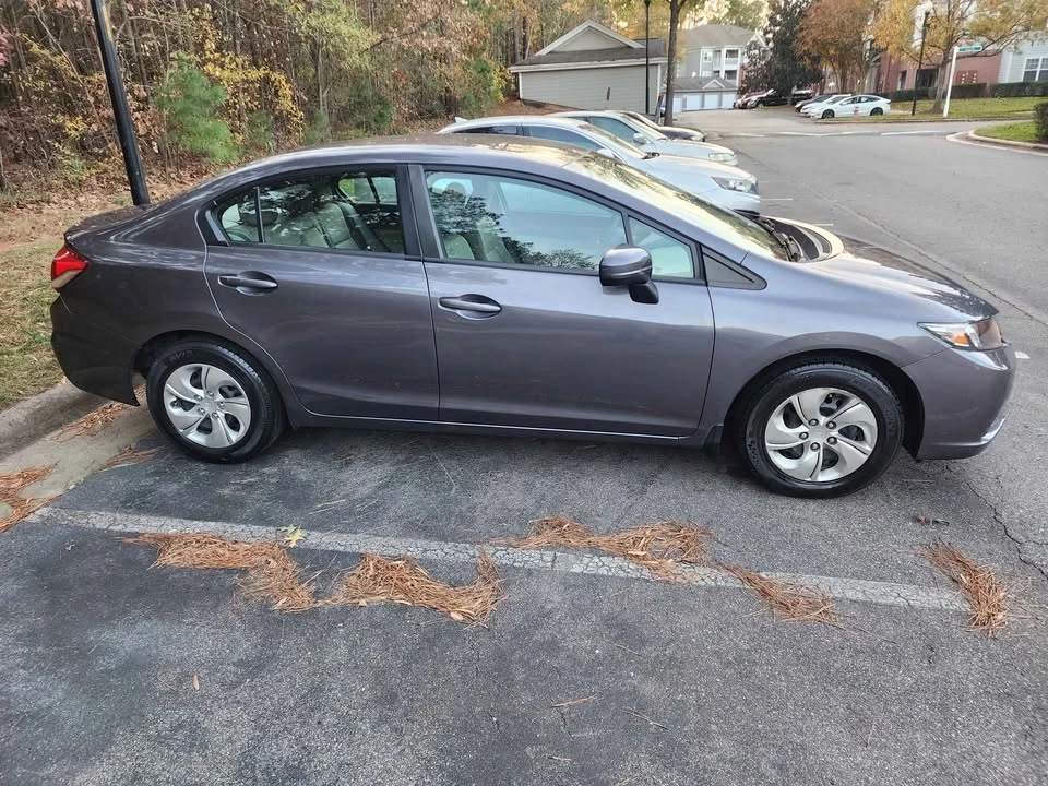 2015 Honda Civic 9th Gen - Image 3 of 9
