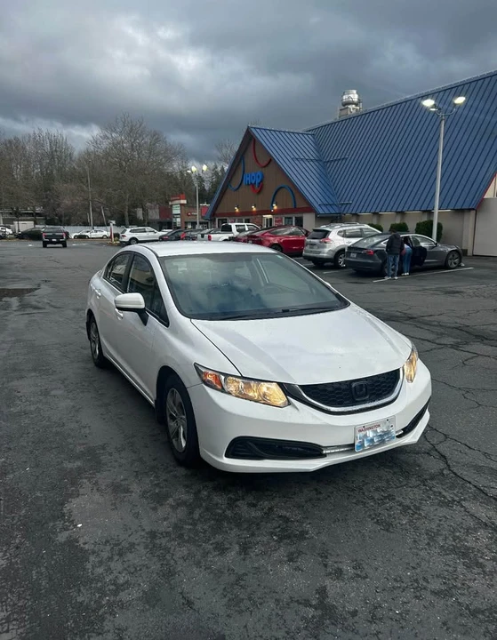2015 Honda Civic 9th Gen - Image 4 of 13