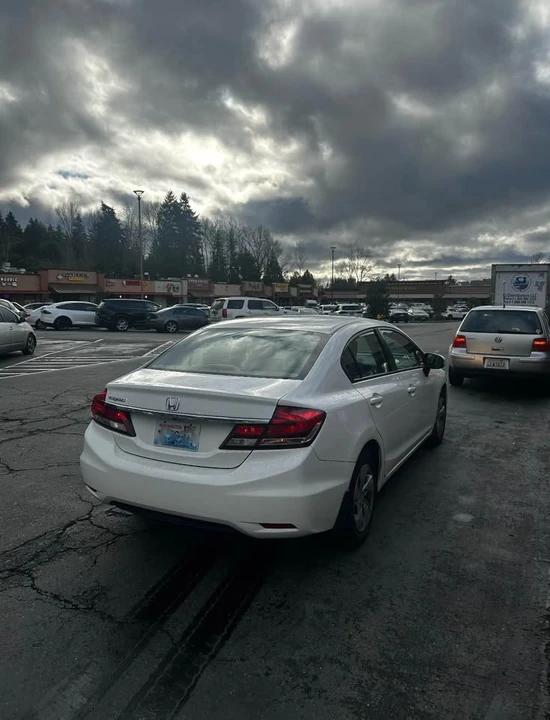 2015 Honda Civic 9th Gen - Image 6 of 13