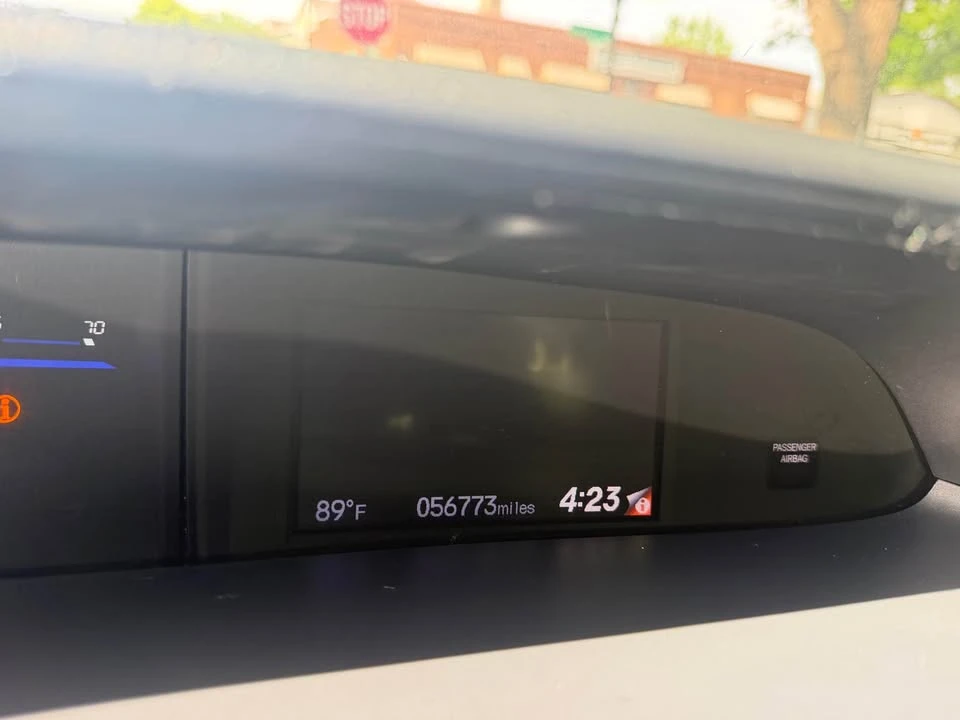 2015 Honda Civic 9th Gen - Image 3 of 12