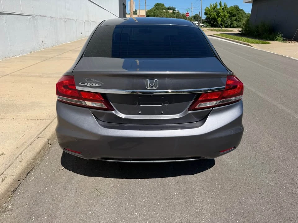 2015 Honda Civic 9th Gen - Image 8 of 20