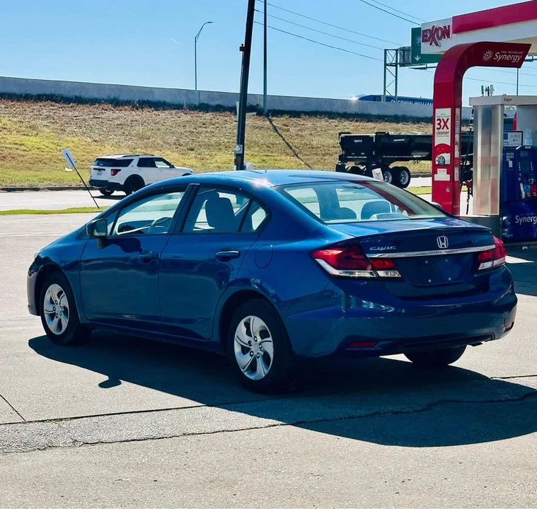 2015 Honda Civic 9th Gen - Image 5 of 13
