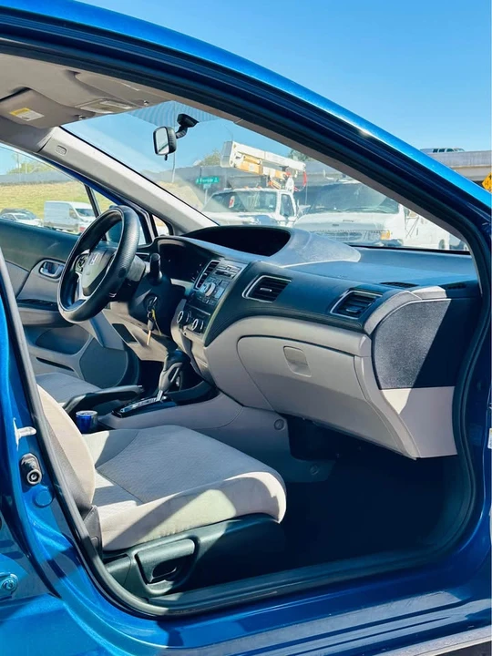 2015 Honda Civic 9th Gen - Image 6 of 13