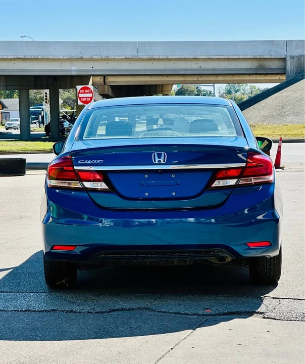 2015 Honda Civic 9th Gen - Image 2 of 13