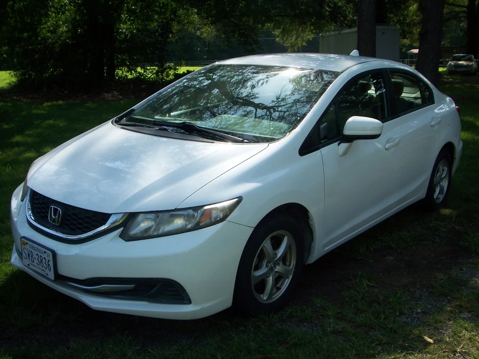2015 Honda Civic 9th Gen - Image 2 of 18