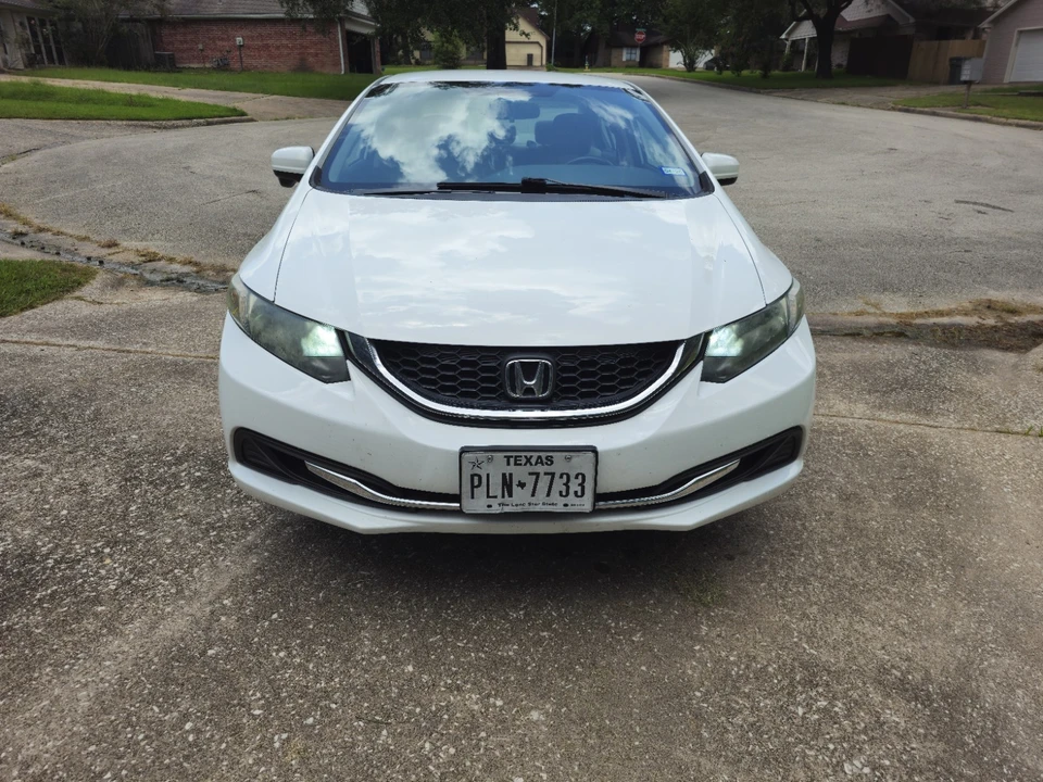 2015 Honda Civic 9th Gen - Image 2 of 14