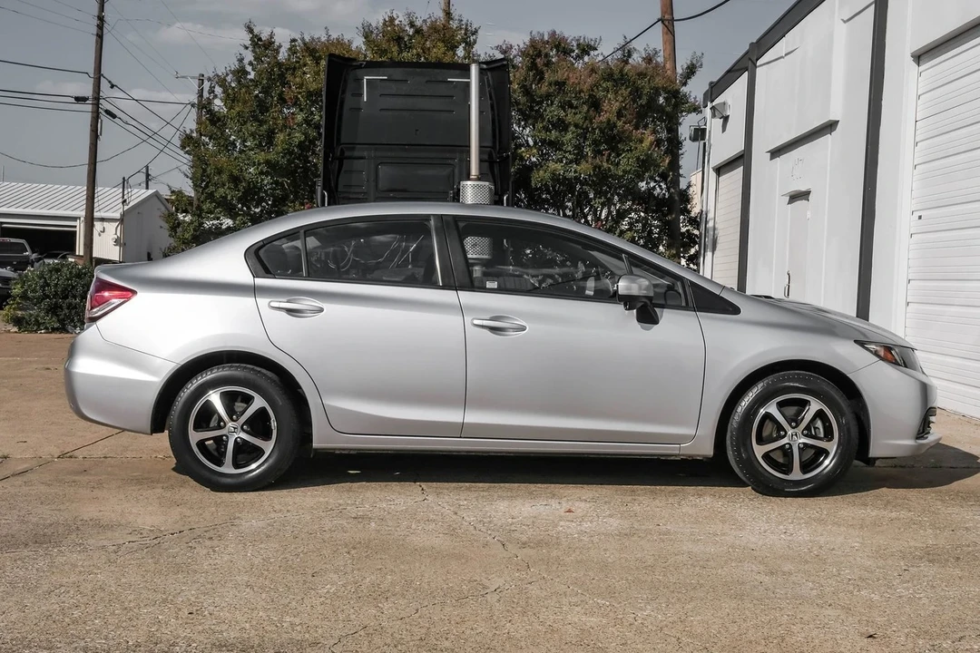 2015 Honda Civic 9th Gen - Image 8 of 21