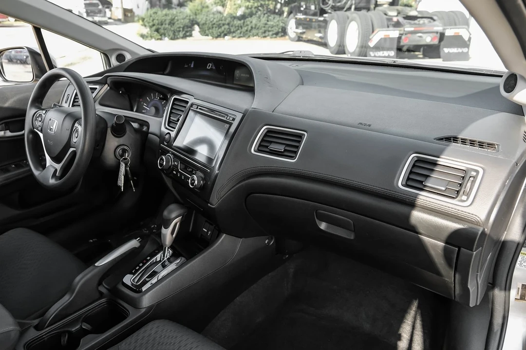 2015 Honda Civic 9th Gen - Image 17 of 21