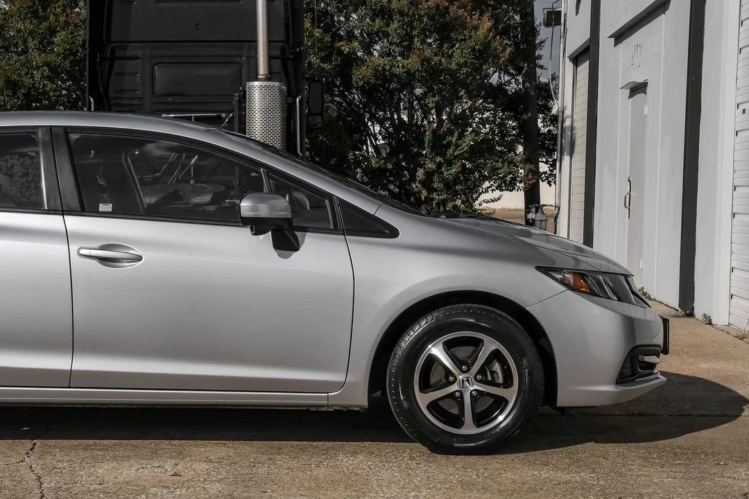 2015 Honda Civic 9th Gen - Image 14 of 21