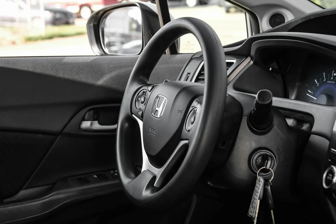 2015 Honda Civic 9th Gen - Image 18 of 21