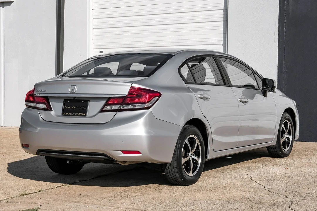 2015 Honda Civic 9th Gen - Image 9 of 21