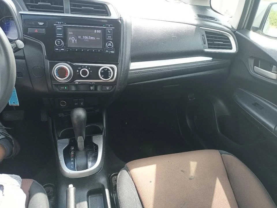 2015 Honda Fit - Image 10 of 11