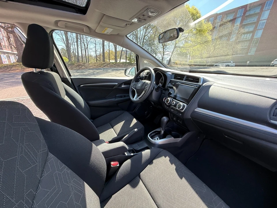 2015 Honda Fit - Image 11 of 20