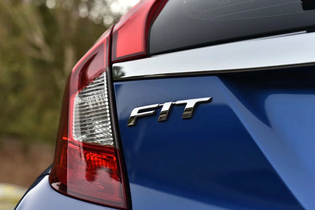 2015 Honda Fit - Image 7 of 27
