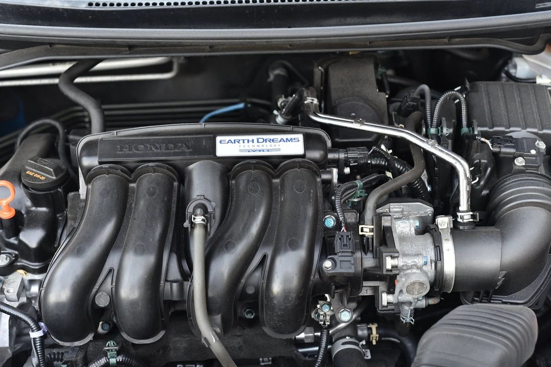 2015 Honda Fit - Image 14 of 27