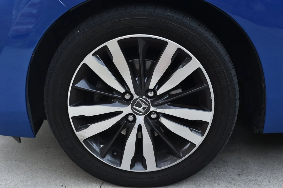 2015 Honda Fit - Image 11 of 27