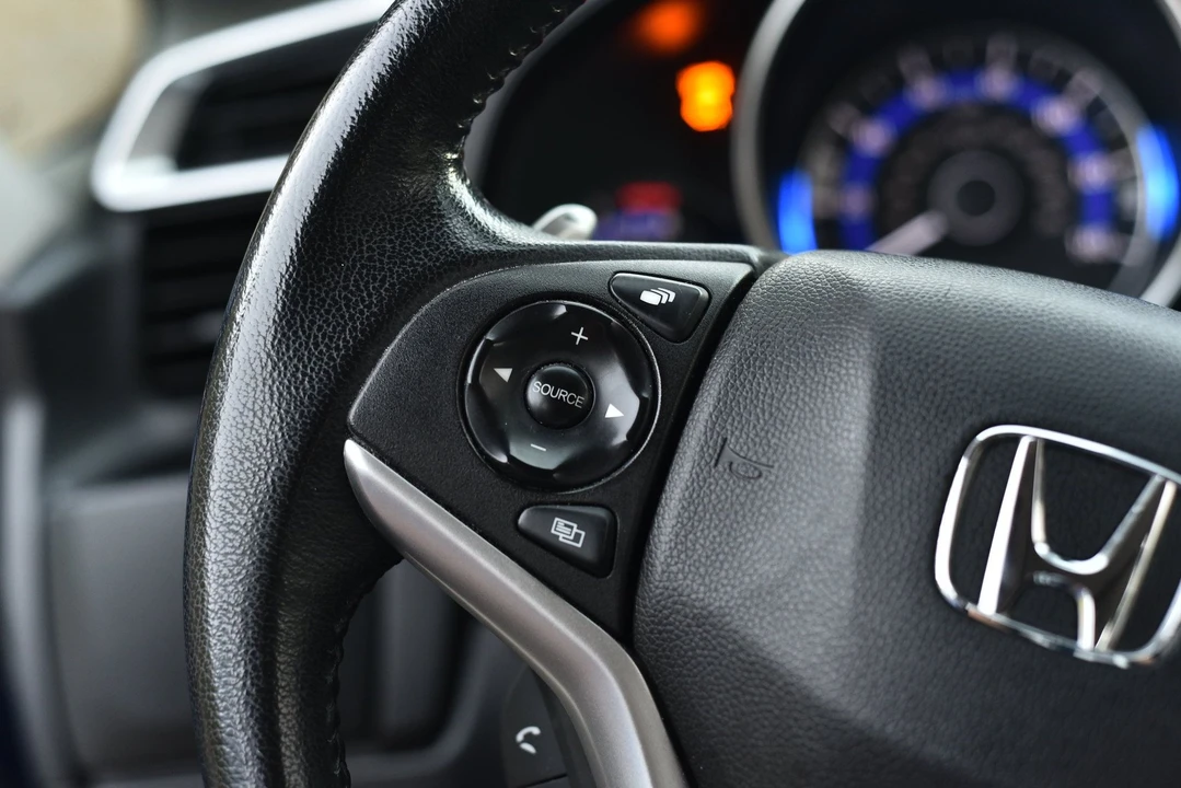 2015 Honda Fit - Image 18 of 27