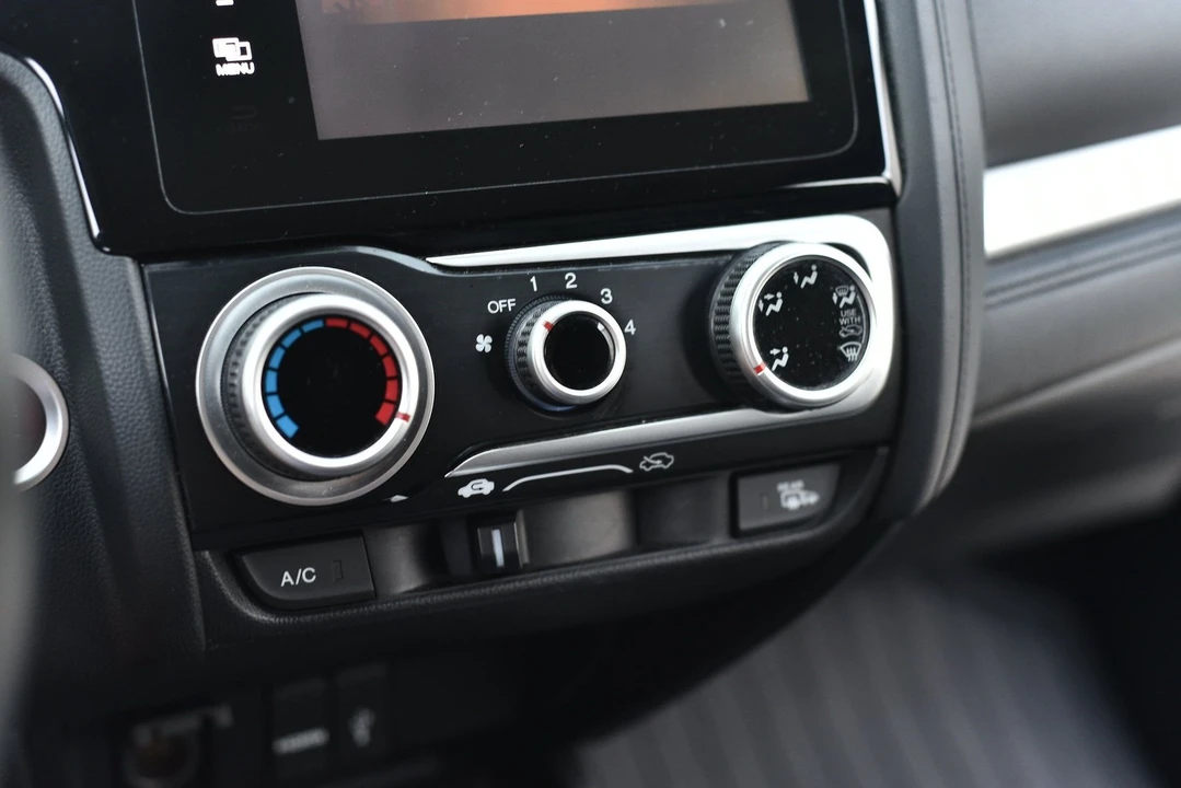 2015 Honda Fit - Image 22 of 27