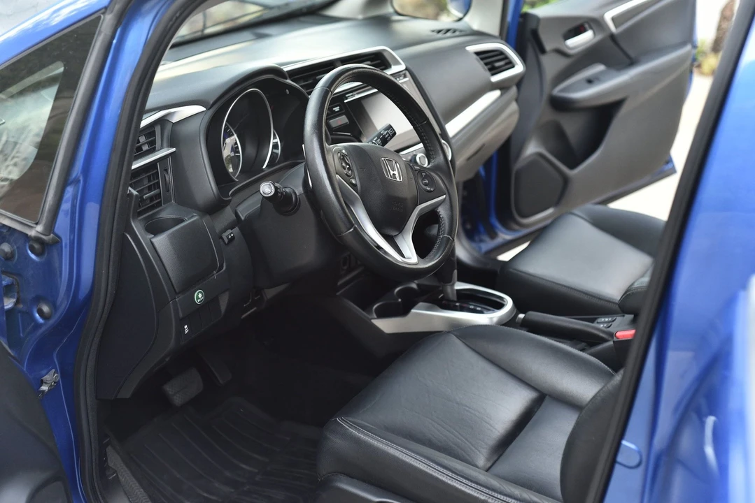 2015 Honda Fit - Image 15 of 27