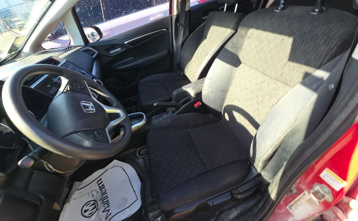 2015 Honda Fit - Image 10 of 12