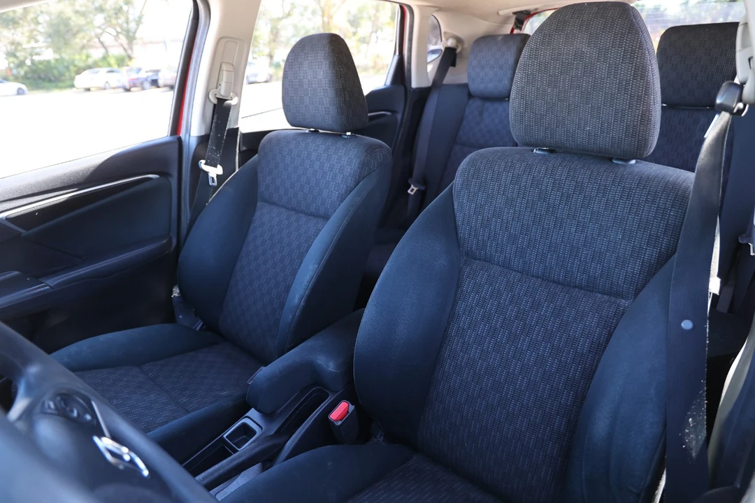 2015 Honda Fit - Image 6 of 12