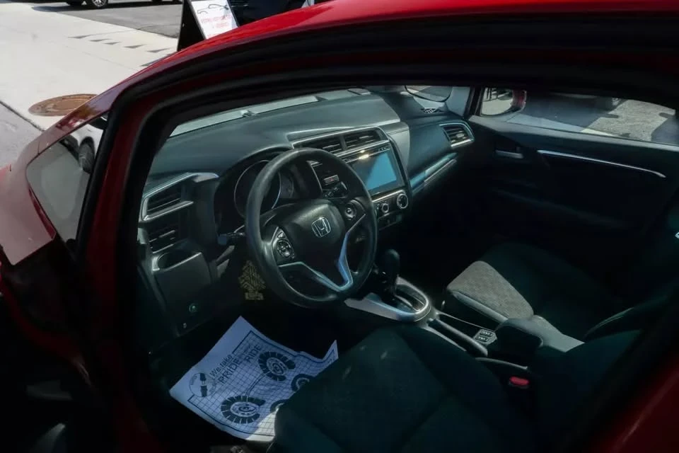 2015 Honda Fit - Image 9 of 17